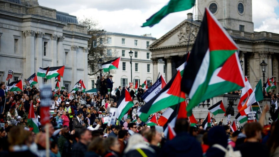 Miles de personas se reúnen en Londres en una manifestación propalestina