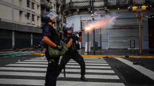 Scontri a Buenos Aires, grave un fotografo ferito alla testa