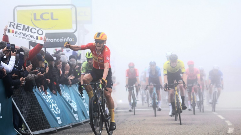 Dauphiné: Magnus Cort Nielsen sort de la brume