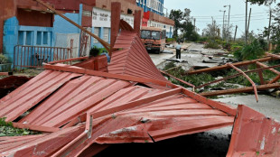 Cuba empieza a restablecer la electricidad tras huracán Rafael