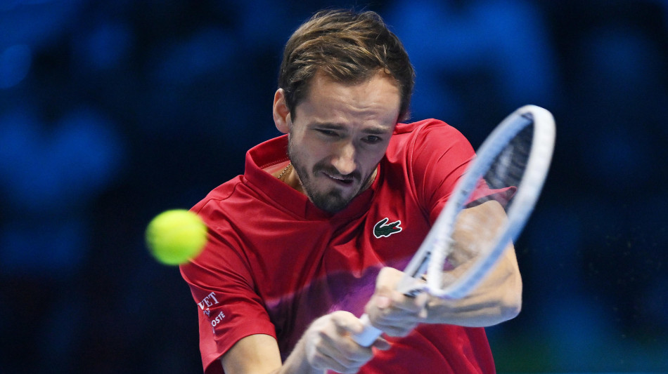 Atp Finals: troppo Medvedev per De Minaur, riscatto russo