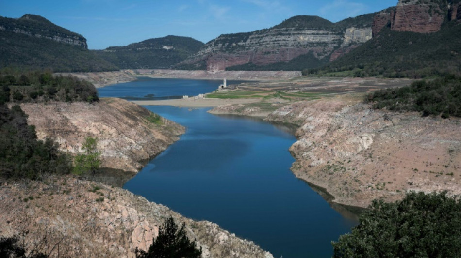 Barcelona sale de la fase de emergencia por sequía y suaviza las restricciones de agua