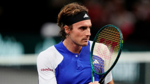 Tsitsipas vence Cerúndolo e vai às quartas do Masters 1000 de Paris