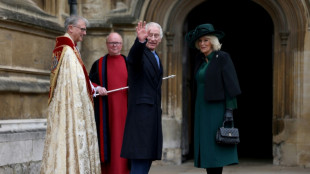 Souriant, le roi Charles III s'offre un bain de foule pour Pâques