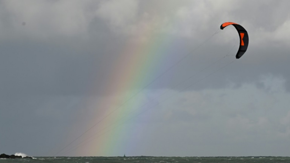 Einsatzkräfte retten 14-jährigen Kitesurfer vor Schleswig-Holstein aus Ostsee