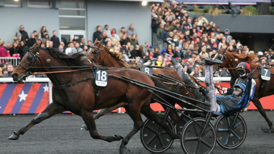 Idao de Tillard defends Prix d'Amerique crown for father and son