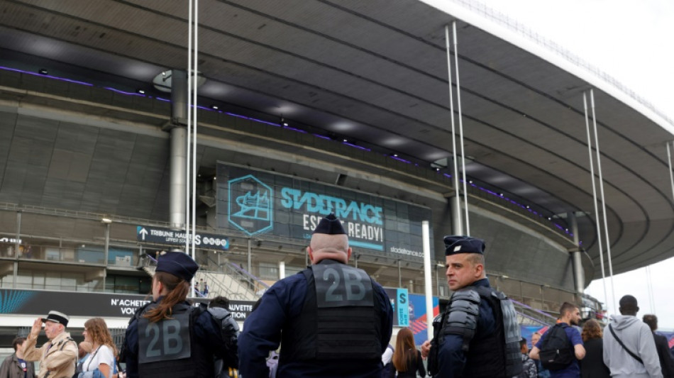 Au stade de France, "bonne ambiance" sous haute surveillance